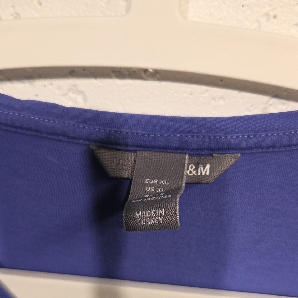 H&M Violet Royalty Graphic Men's T-Shirt (XL) - Picture 2 of 3